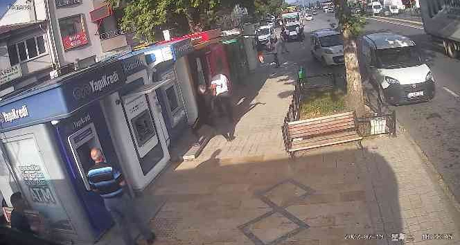 Bankamatikleri 3.kez çekiçle böyle parçaladı