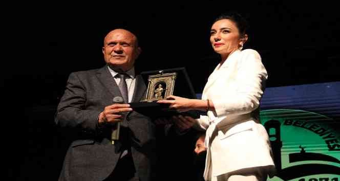 Öykü Gürman hem coştu hem coşturdu