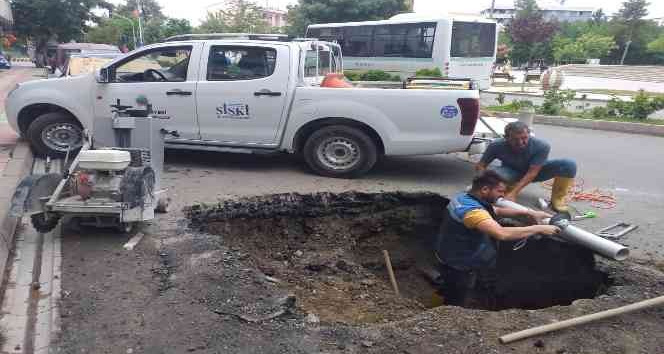 Siirt Belediyesi, su ve kanalizasyon çalışmaları devam ediyor