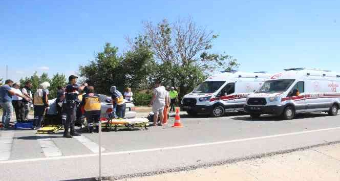 Karaman-Konya karayolunda can pazarı: 1’i bebek 3 ağır yaralı