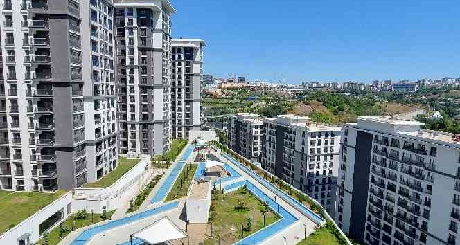 Gaziosmanpaşa’da kentsel dönüşüm çerçevesinde inşa edilen konutlar yeni sahiplerini bekliyor