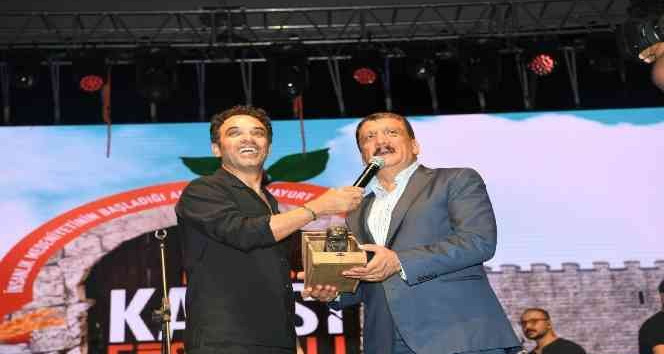 Uğur Aslan ve Buray Malatyalıları coşturdu