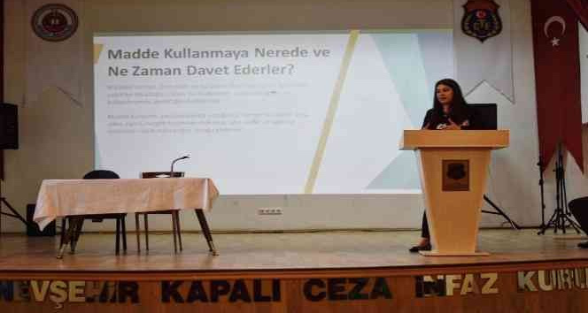 NEVÜ’de ‘Bağımlılıkla Mücadele Konferansı’ düzenlendi