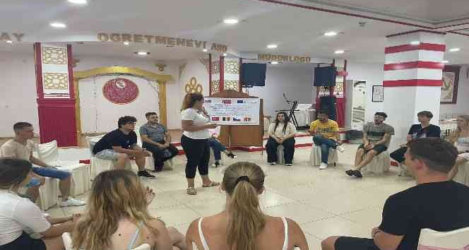 Sıfır atık projeleri için 18’i yabancı 28 öğrenciden farkındalık çalışması