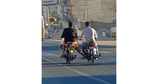 Mardin’de iki motosikletlinin tehlikeli yolculuğu