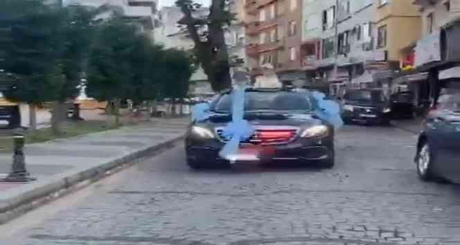 Valinin makam aracı, şehit kardeşinin sünnet arabası oldu