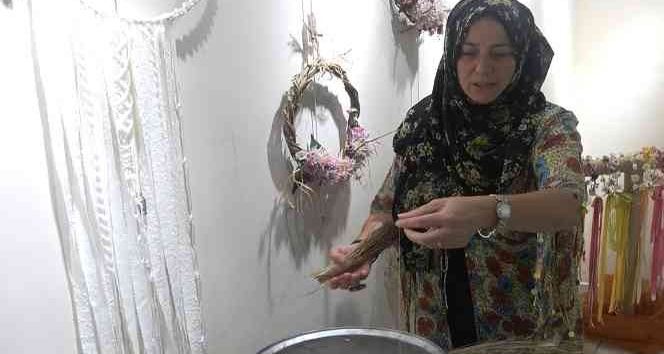 İpek koza el ürünleri sergisi beğeni topladı