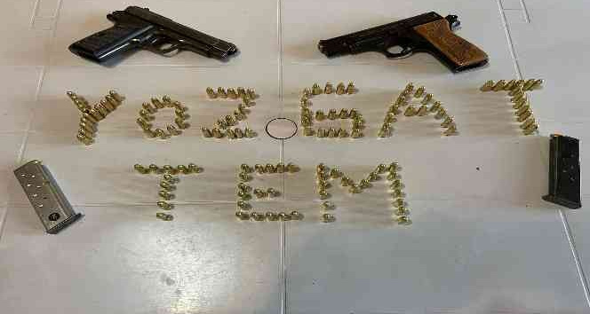 FETÖ’den haklarında yakalama kararı bulunan 2 kişi tutuklandı