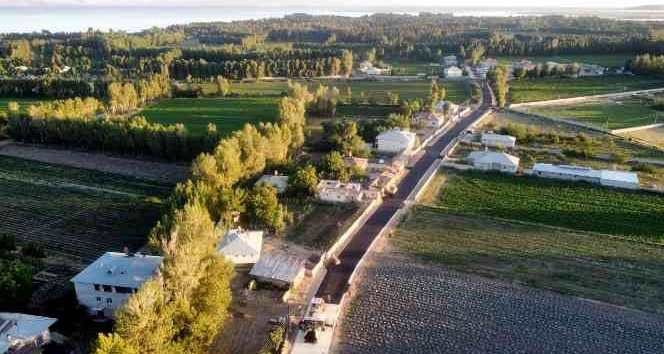 Van Büyükşehir Belediyesinden Erciş’e 22 kilometrelik asfalt