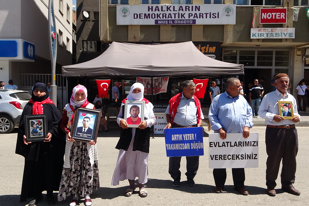 Kılıçdaroğlu’nun &#039;Demirtaş serbest bırakılsın&#039; açıklamasına evlat nöbetindeki annelerden tepki