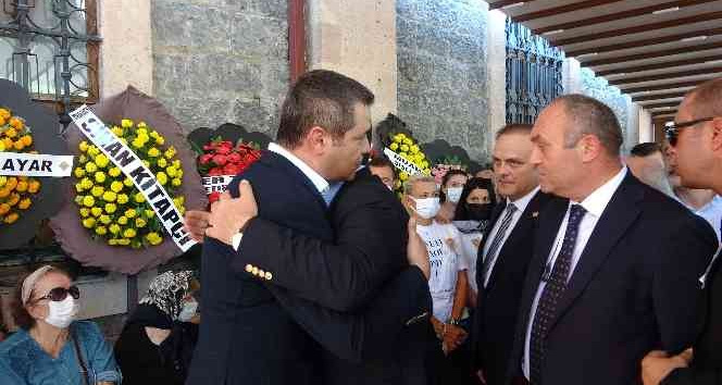 İmamoğlu’nun danışmanı Murat Ongun’un babası Nihat Ongun memleketi Giresun’da toprağa verildi