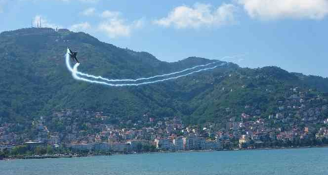 SOLOTÜRK’ün prova uçuşu nefes kesti