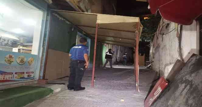 İzmir’de bıçaklı kavga: 1 ölü