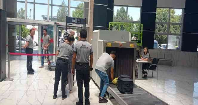 Batman’da peynir bidonuyla silah ve uyuşturucu sevkiyatı