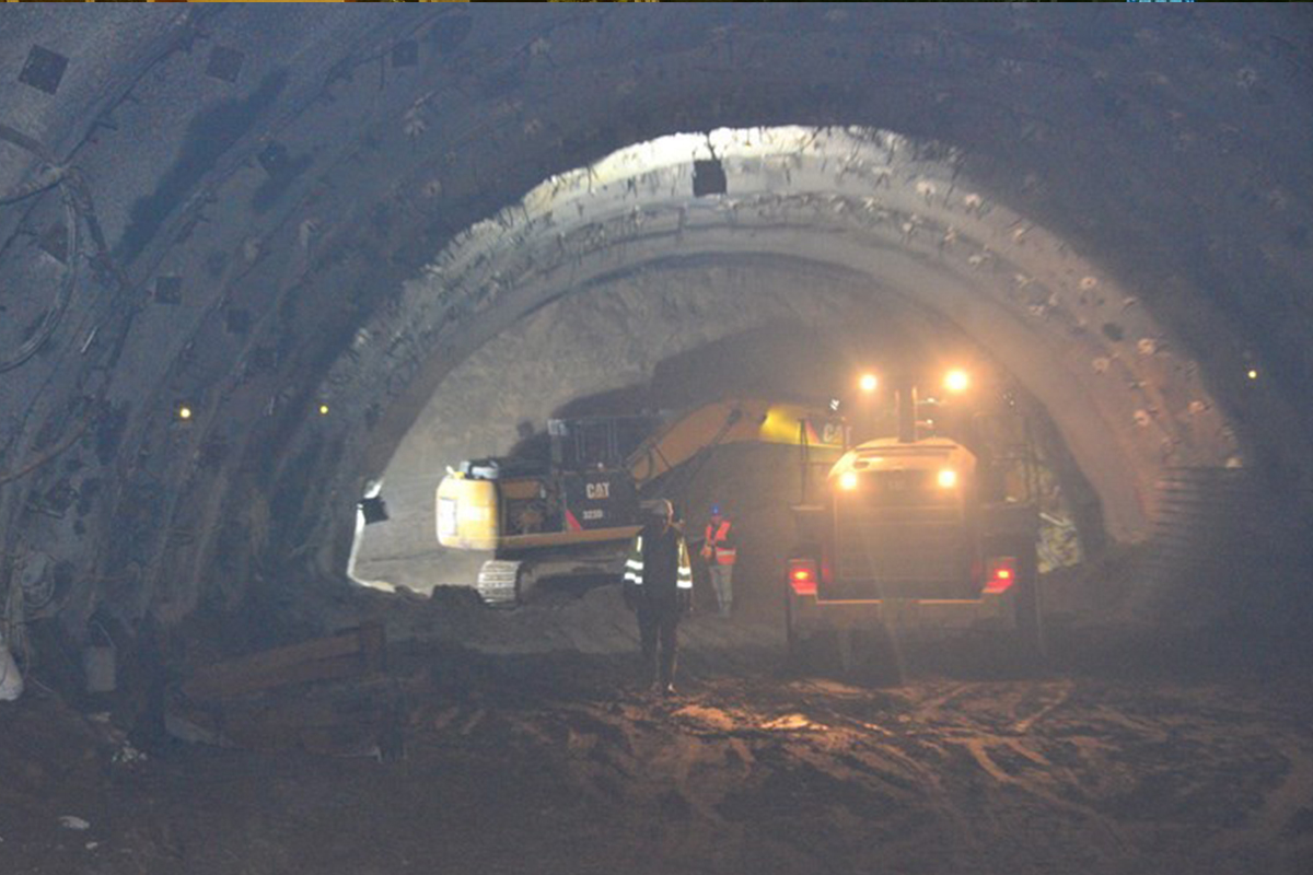 Türkiye&#039;yi Kafkasya&#039;ya bağlayacak Ilgar Tüneli’nde çalışmalar hızlandı