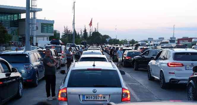 Dönüş yolundaki gurbetçiler: "Halinize şükredin, Avrupa bildiğiniz gibi değil"