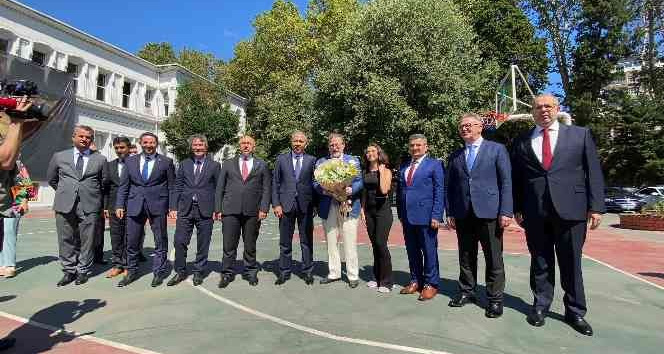 Milli Eğitim Bakanı Mahmut Özer, ‘Murat Bardakçı Kütüphanesi’ni açtı