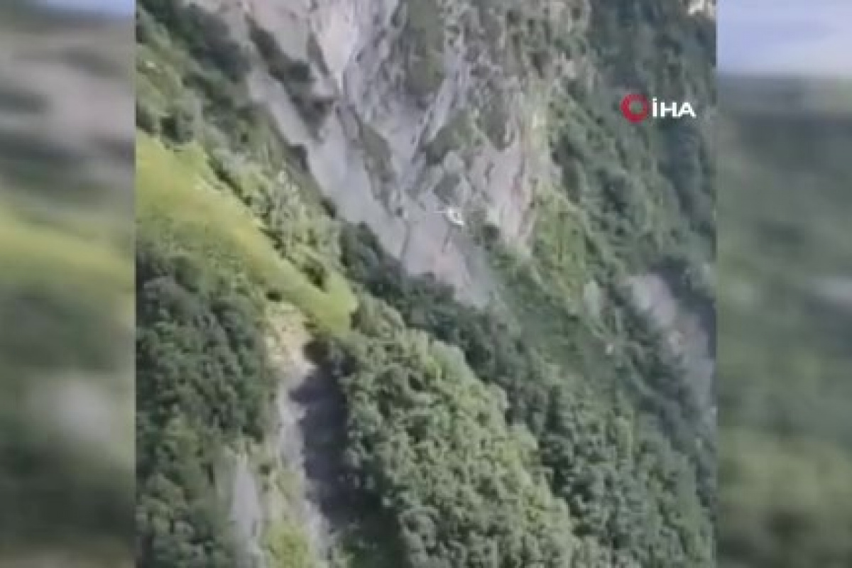 Gürcistan&#039;da helikopter dağlık alana düştü: 8 ölü