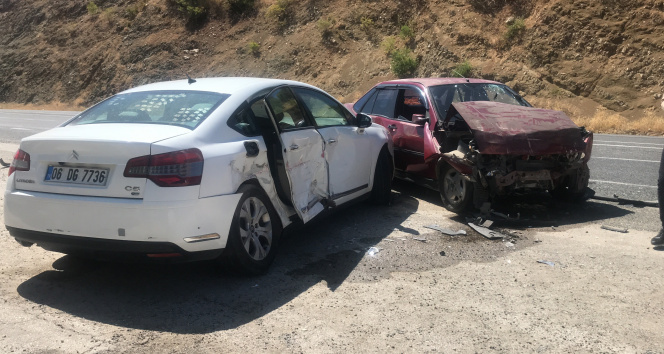 Elazığda trafik kazası: 4 yaralı