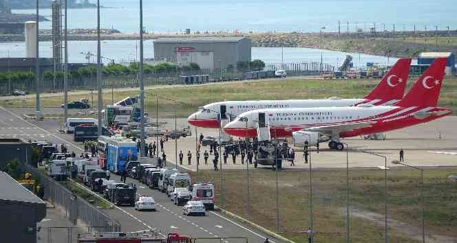 Cumhurbaşkanı Erdoğan’ı taşıyan uçak Ordu’ya iniş yaptı