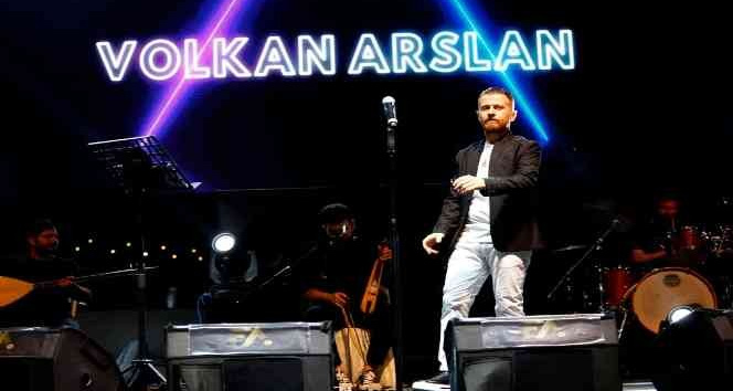 Altınova’da müzik ziyafeti başladı