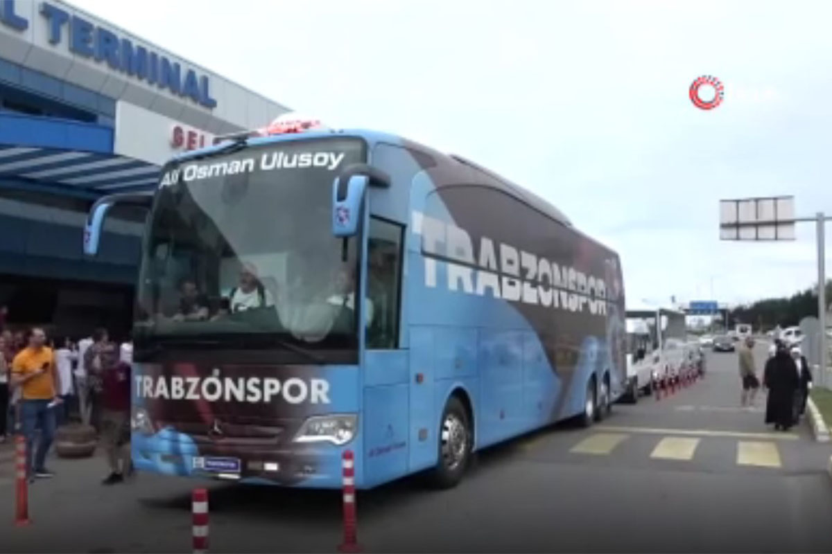 Trabzonspor Trabzon'a Süper Kupayla döndü