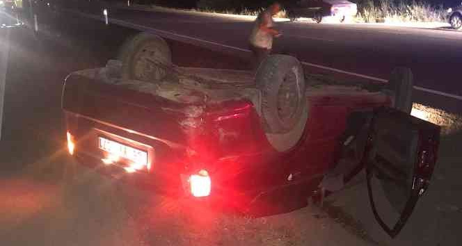 Otomobil su kanalına devrildi: 2 yaralı