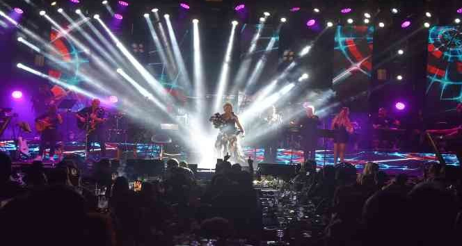 Yalıkavak Süperstar Ajda Pekkan hayranlarıyla doldu taştı