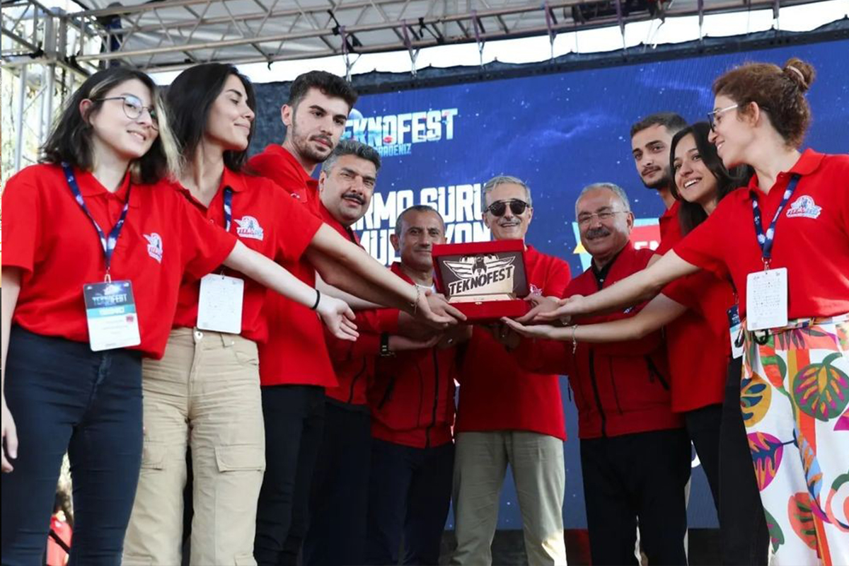 TEKNOFEST 'En İyi Takım Ruhu' ödülünün sahibi oldular