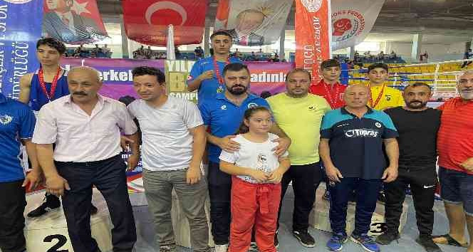 Bursa Büyükşehir Belediyesporlu boksörlerden iki Türkiye şampiyonluğu, bir ikincilik ve bir üçüncülük