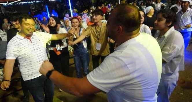Başkan Çakın, Gurbetçi Festival’de vatandaşlarla Ankara havası oynadı