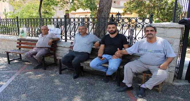 Asırlık hamal durağı teknolojiye direniyor