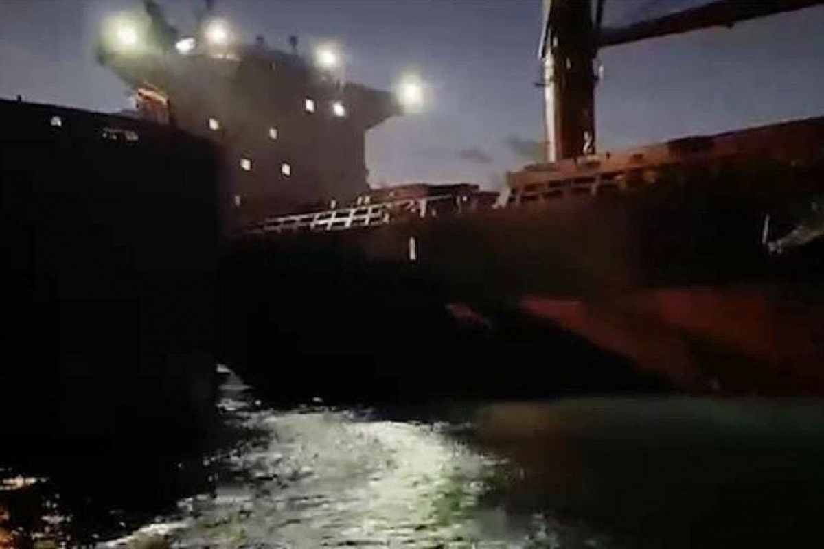 İstanbul Boğazı'nda 2 gemi çarpıştı, çalışanlar arada kalmaktan son anda kurtuldu