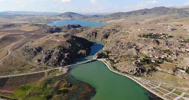 Yüzyıllardır tarihe ışık tutuyor, Selçuklu yadigarına ziyaretçi akını