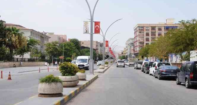Cizre’de yanıyor, termometreler 50 dereceye ulaştı