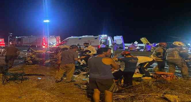 İzmir’de trafik kazası: 1 ölü, 4 yaralı