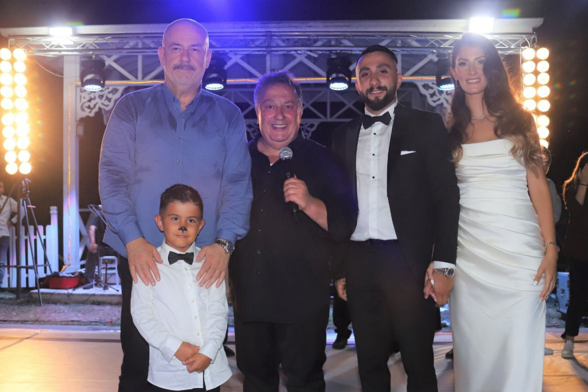 Ünlü akınının yaşandığı sünnet töreninde İsmail Türüt sahne aldı