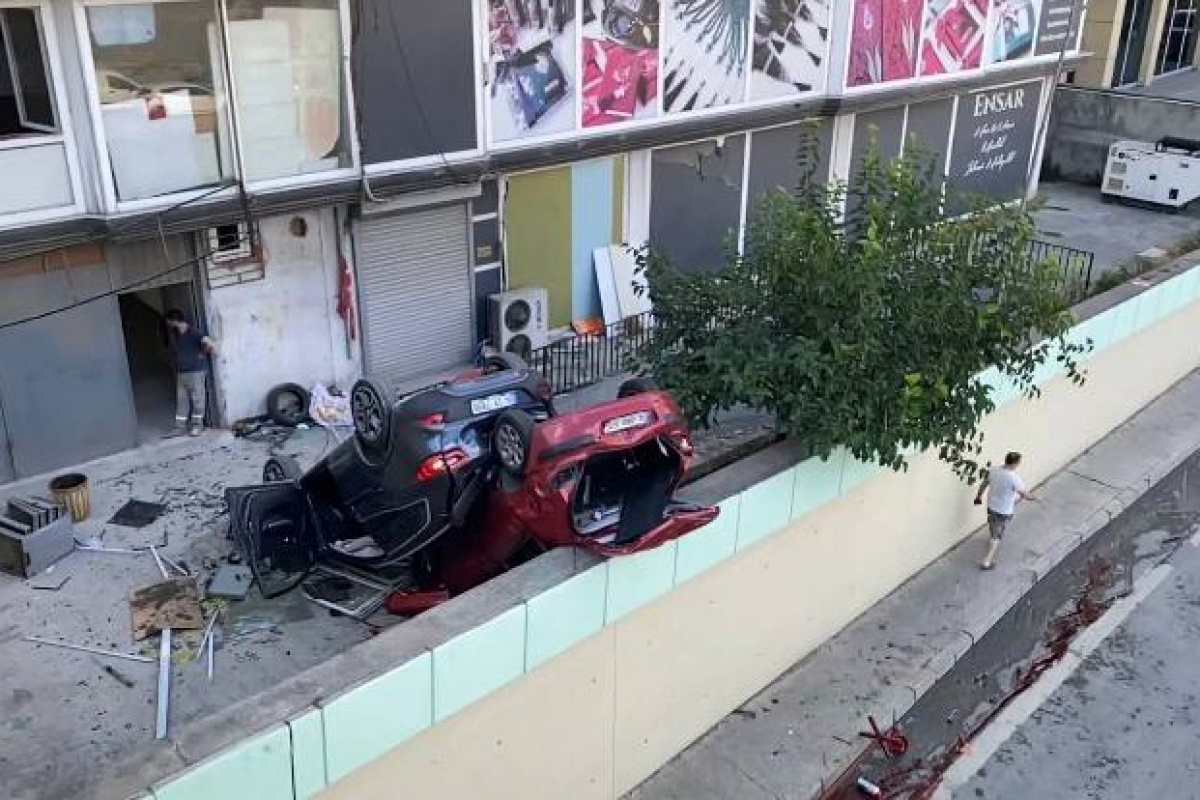 Ataşehir&#039;de yanlışlıkla gaza basan sürücü 2&#039;inci kattan düştü