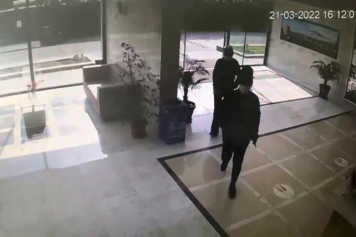 Kağıthane&#039;de rezidanslara dadanan maskeli kadın hırsızlar kamerada