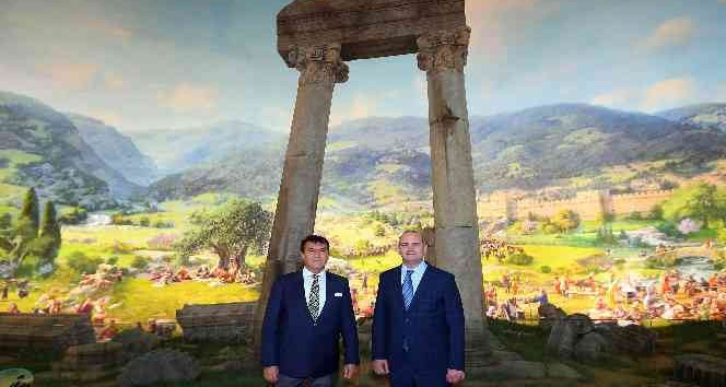 AK Parti Genel Başkan Yardımcısı Dr. İleri, Fetih Müzesi’ne hayran kaldı