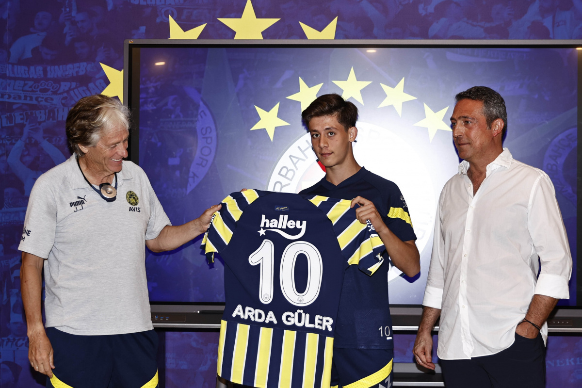 Fenerbahçe&#039;nin yeni 10 numarası Arda Güler