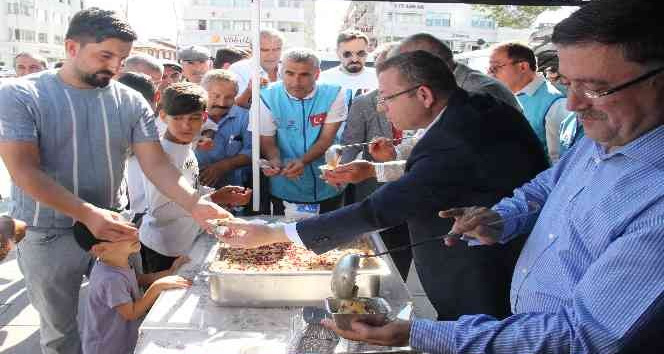 Müftülükten vatandaşlara aşure ikramı