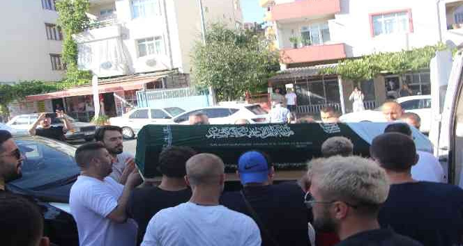 25 metreden düşerek ölen kadın son yolculuğuna uğurlandı