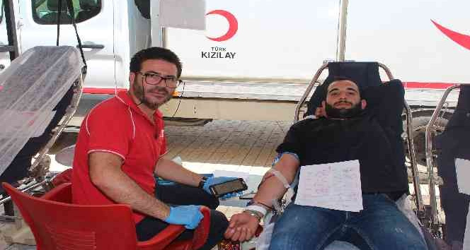 Iğdır’da vatandaşlardan Kızılay’a kan bağışı