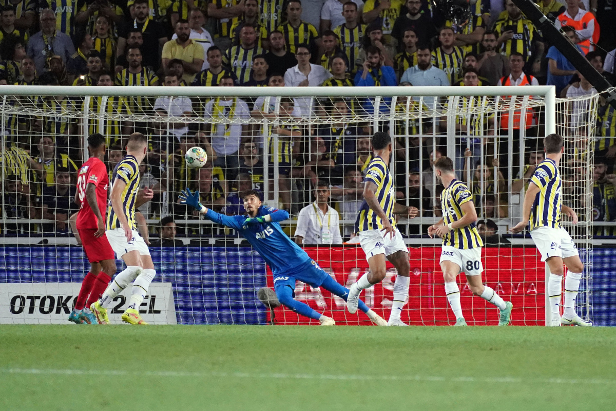 Fenerbahçe sezona kayıpla başladı