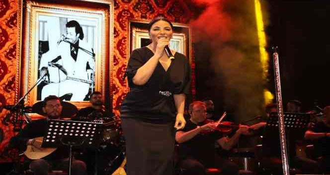 Zara, Bitlis’in kurtuluş gününde konser verdi