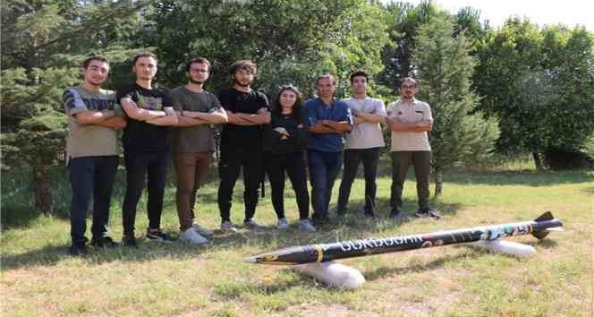 Öğrencilerin tasarladığı roket, başarıyla fırlatıldı