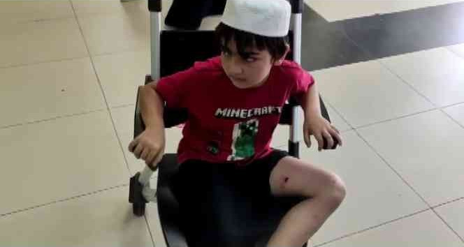 Sultanbeyli’de başıboş sokak köpeklerinin küçük çocuklara saldırısı kamerada