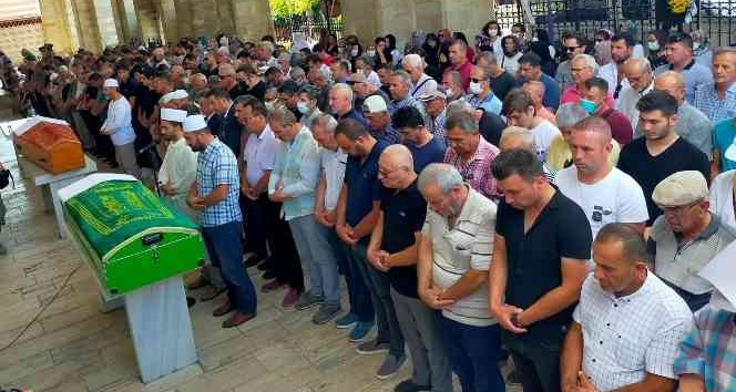 Babasının cenaze namazını kıldırdı