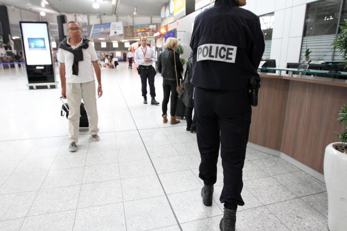 Fransa&#039;da havalimanındaki bıçaklı saldırgan öldürüldü